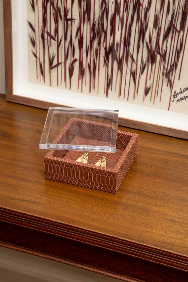 Caixa forrada couro P